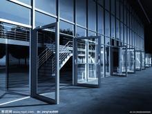 玻璃門選購指南 從生產(chǎn)廠家到市場(chǎng)價(jià)格，結(jié)合房地產(chǎn)咨詢視角的全面解析